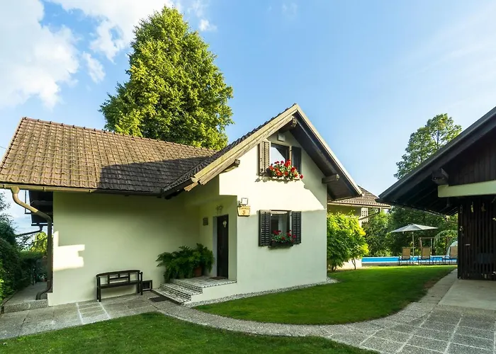 House In Nature With Pool, Pr Matazic Casa vacanze