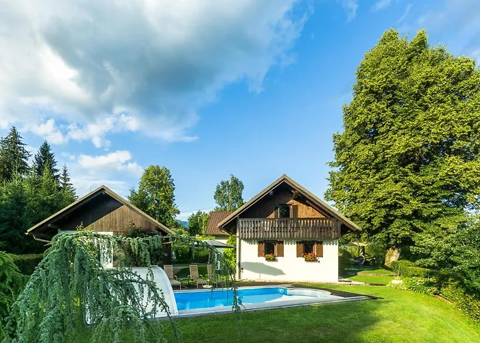 펜션 House In Nature With Pool, Pr Matazic 캄니크