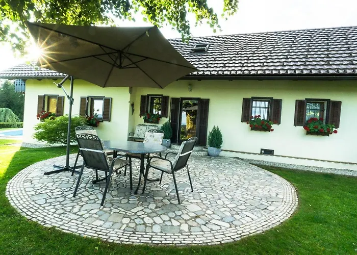 펜션 House In Nature With Pool, Pr Matazic *