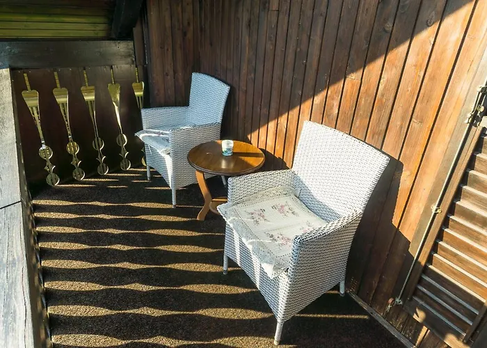 House In Nature With Pool, Pr Matazic 펜션 캄니크