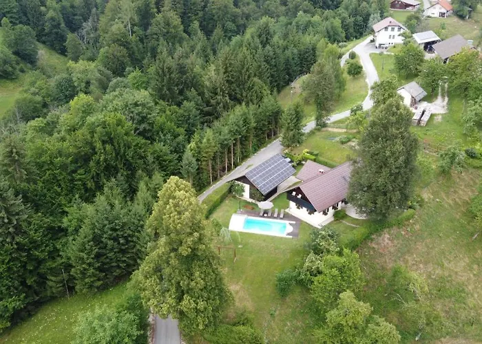 House In Nature With Pool, Pr Matazic 펜션 *