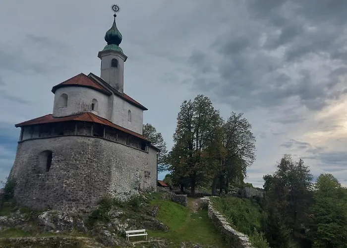 House In Nature With Pool, Pr Matazic 펜션 *
