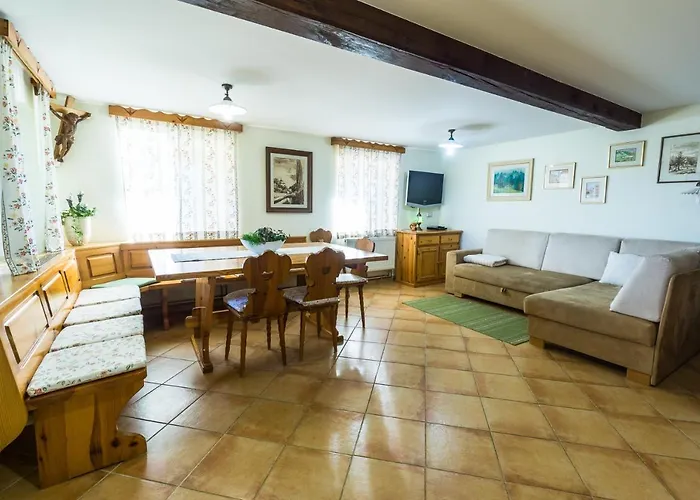 House In Nature With Pool, Pr Matazic * 캄니크