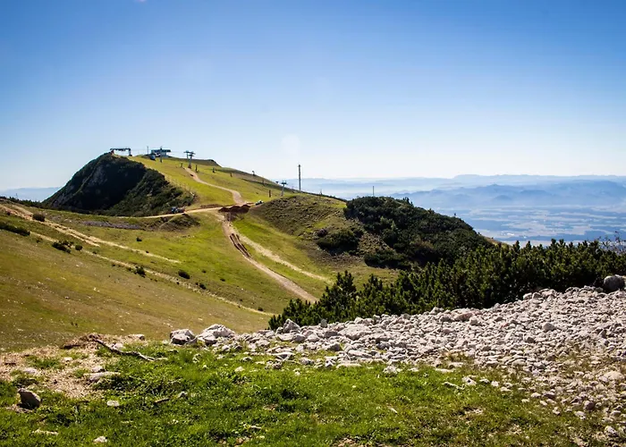 펜션 House In Nature With Pool, Pr Matazic