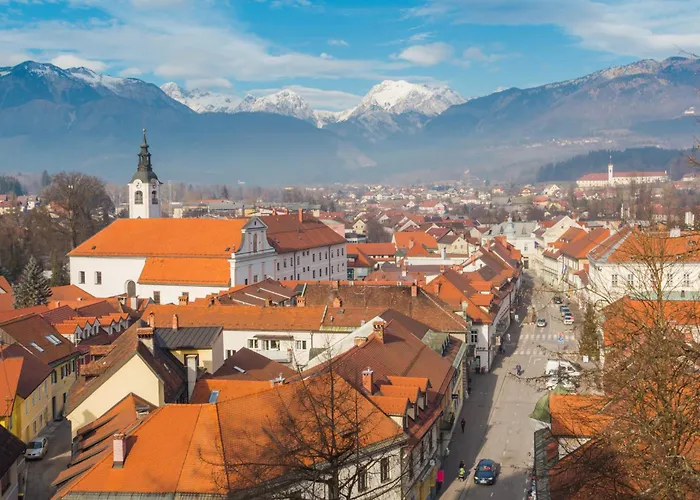 펜션 House In Nature With Pool, Pr Matazic *